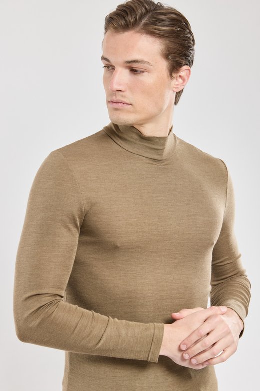 T-Shirt mit langen Ärmeln und hohem Kragen – Wolle und Seide